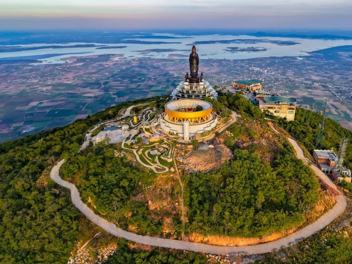 le-an-vi-duc-phat-tay-ninh-vintrip-0014 (3).png